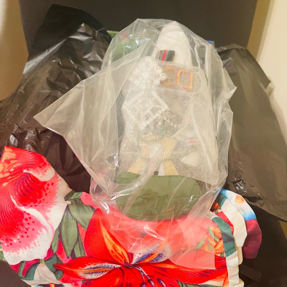 🔥🔥🔥Gucci Mesh Sandals 🩴 Size 8.5 (NEW) - Picture 9 of 10